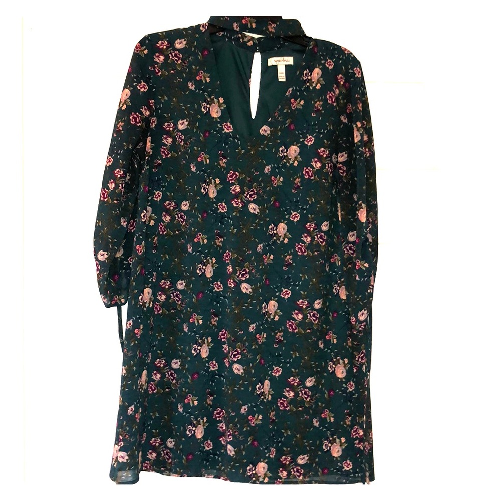 Long sleeved floral mini dress
